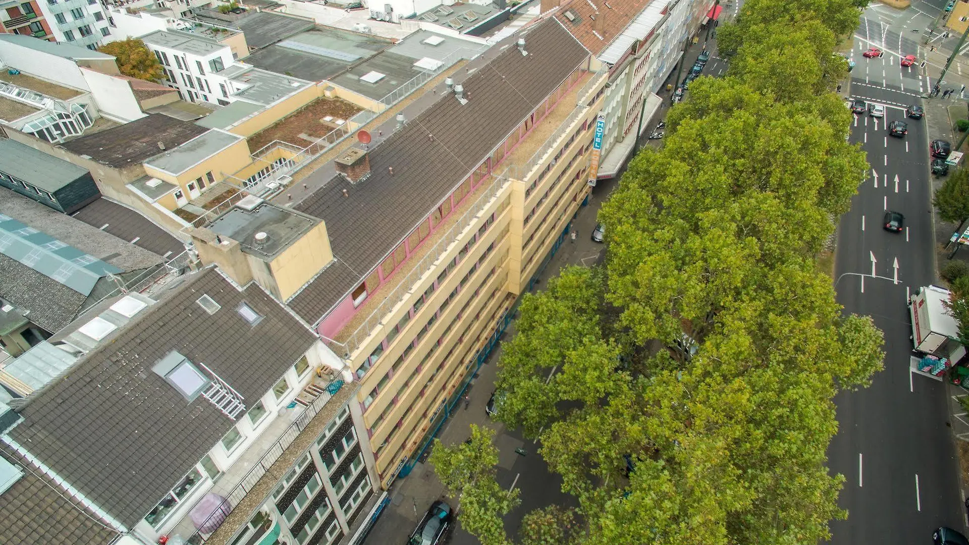 **  Hotel A&O Duesseldorf Hauptbahnhof Germania
